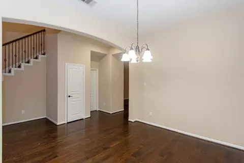 Living - 9158 Sunlight Oak Ln, Houston, TX 77070 photo 2 of 4