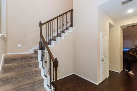 Entry Way - 9158 Sunlight Oak Ln, Houston, TX 77070 photo 3 of 4