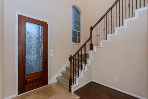 Entry Way - 9158 Sunlight Oak Ln, Houston, TX 77070 photo 2 of 4