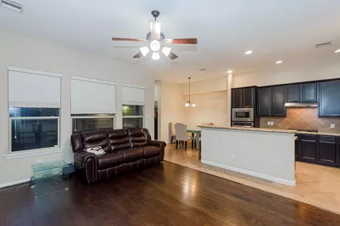 Living - 9158 Sunlight Oak Ln, Houston, TX 77070 photo 4 of 4