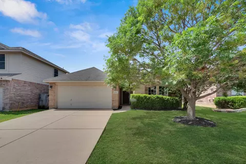 513 Crescent Creek Ln, Fort Worth, TX 76140