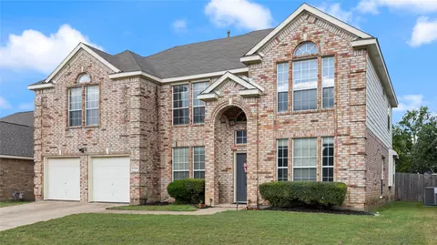 7724 Brook Meadow Ln, Fort Worth, TX 76133