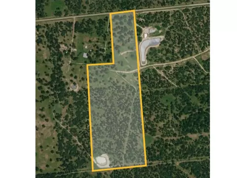 573 County Road 286, Edna, TX 77964