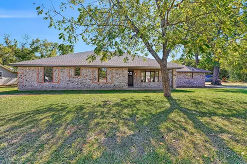 608 North Ave, Whitesboro, TX 76273