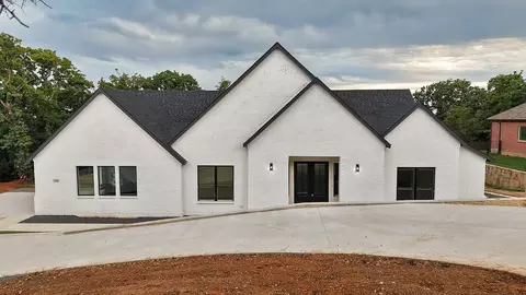 1405 Apache Ct, Joshua, TX 76058