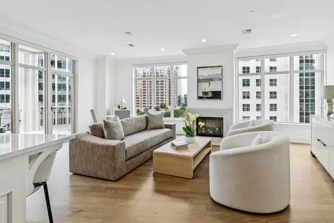 2555 N Pearl St #805, Dallas, TX 75201