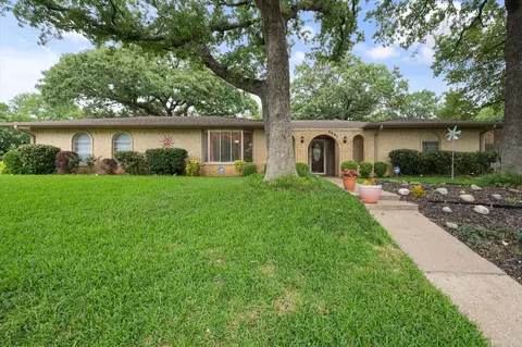 2801 Valparaiso Trl, Arlington, TX 76017