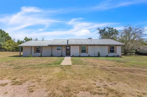 110 Twin Cir, Wortham, TX 76693