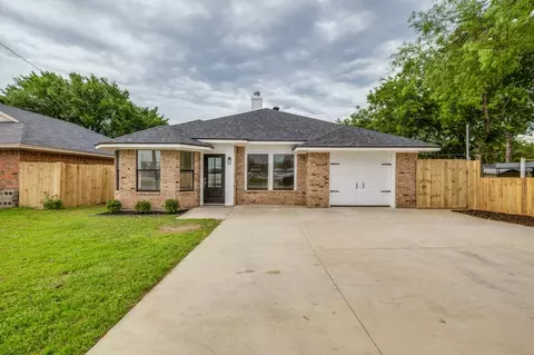 1905 Lakeview Dr, Grand Prairie, TX 75051