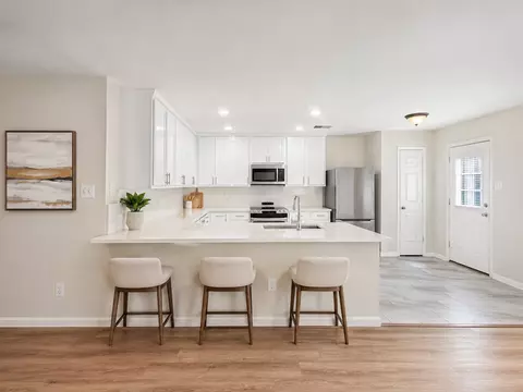 512 Darlene Trl, Euless, TX 76039