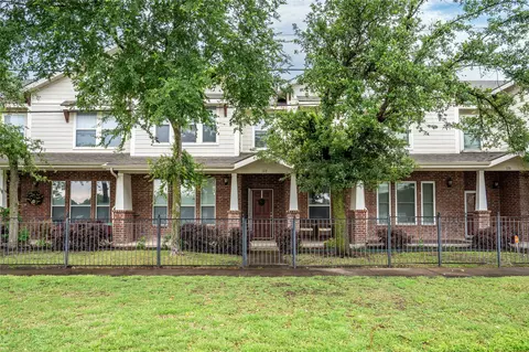 172 High School Dr, Lewisville, TX 75057