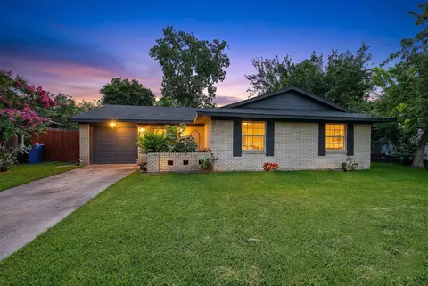 2322 Halifax Dr, Carrollton, TX 75006