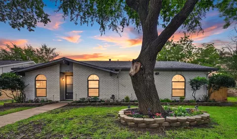 2718 Clover Valley Dr, Garland, TX 75043