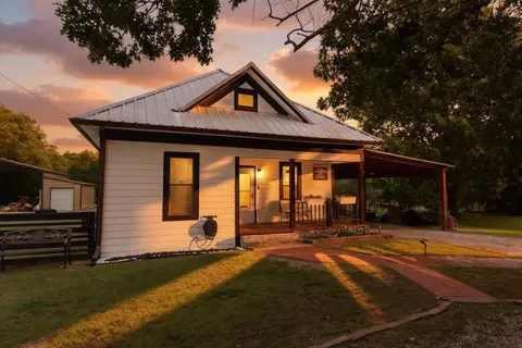 504 N Fordyce St, Blooming Grove, TX 76626