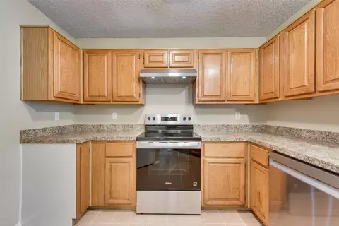 Kitchen - 907 Sharp Dr, Cedar Hill, TX 75104 photo 2 of 2