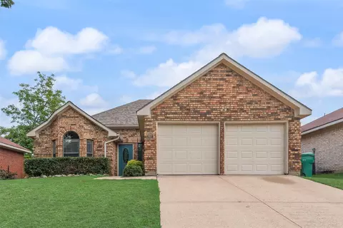 Exterior - 907 Sharp Dr, Cedar Hill, TX 75104 photo 4 of 5