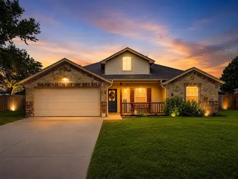 2108 Ridgewood Dr, Bridgeport, TX 76426