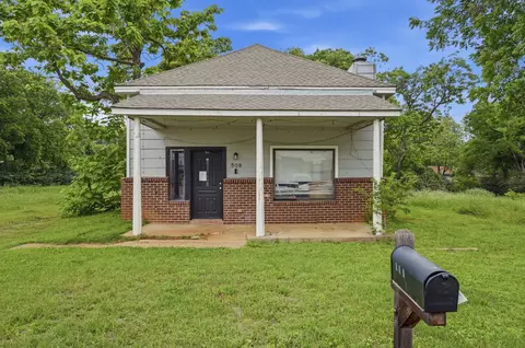 508 W Willingham St, Cleburne, TX 76033