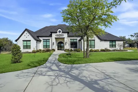 104 Woodview Creek Trl, Fort Worth, TX 76108
