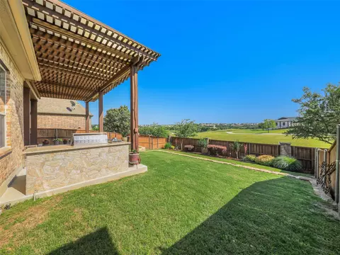 2512 Sir Alexander Ln, Lewisville, TX 75056