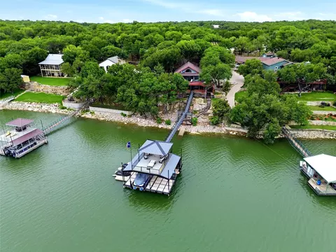 195 Pam Dr, Chico, TX 76431