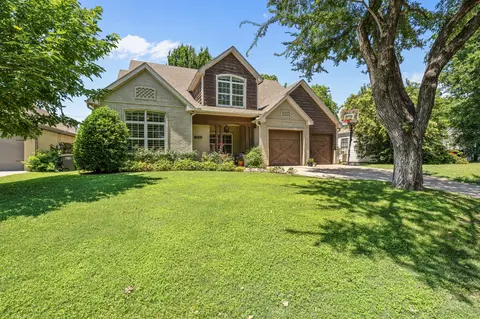 809 Edgefield Rd, Fort Worth, TX 76107