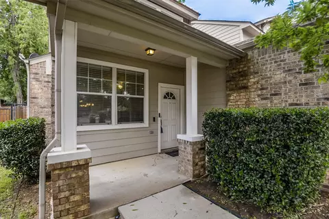 714 N Center St, Arlington, TX 76011