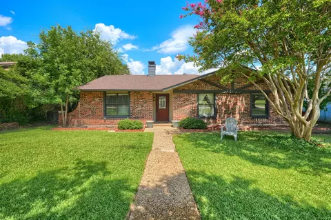2929 Spring Brook Dr, Garland, TX 75044