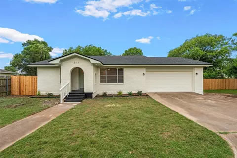311 Arthur St, Mcgregor, TX 76657