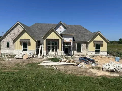 471 Red Bird Dr, Springtown, TX 76082
