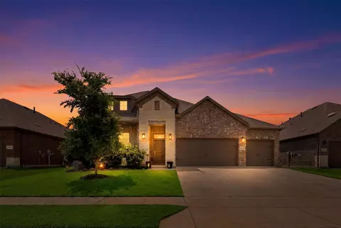 10916 Glover Ln, Aubrey, TX 76227
