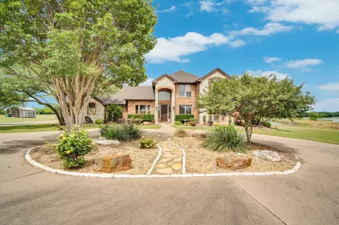 241 Cody Rd, Ennis, TX 75119