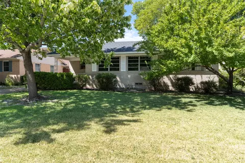 7103 Wake Forrest Dr, Dallas, TX 75214