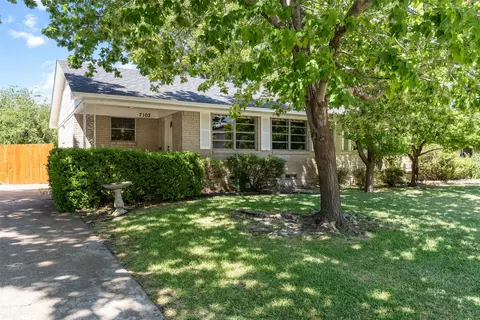 7103 Wake Forrest Dr, Dallas, TX 75214
