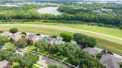 View/Area - 232 Touchdown Dr, Irving, TX 75063 photo 2 of 2