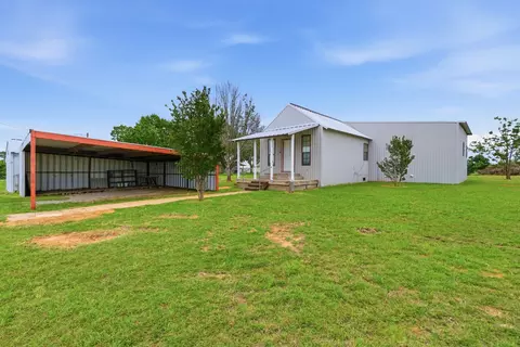 1701 Fox Rd, Millsap, TX 76066