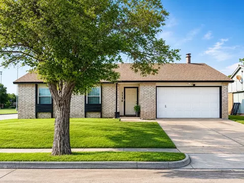 1134 Loving Trl, Grand Prairie, TX 75052
