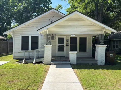 327 Egan St, Denton, TX 76201
