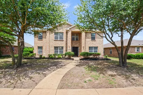 210 Trees Dr, Cedar Hill, TX 75104