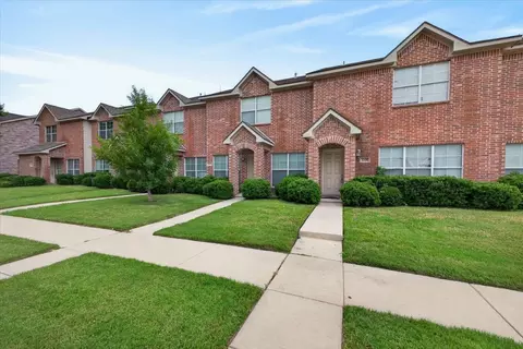 2312 Calendar Ct, Grand Prairie, TX 75050