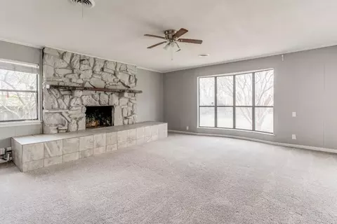 3606 Reeves St, North Richland Hills, TX 76117