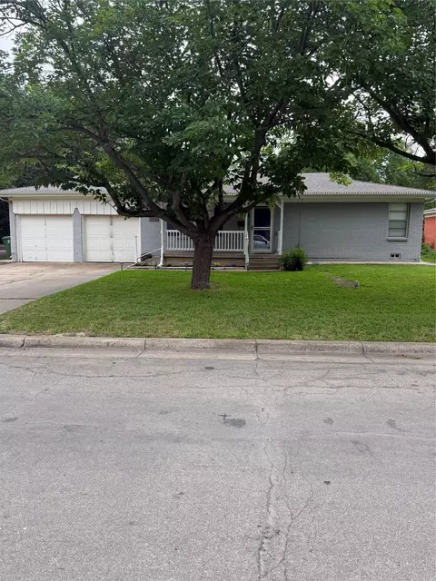 3606 Reeves St, North Richland Hills, TX 76117