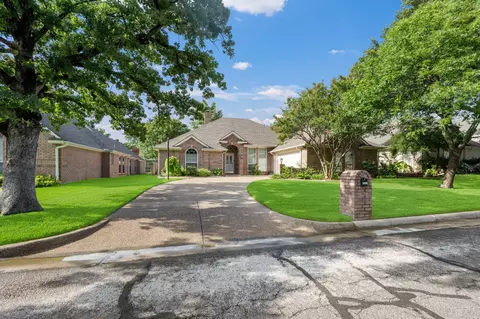 3317 Tiverton Ct, Arlington, TX 76001