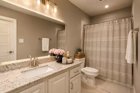 Bath - 25 Morrison Rd, Howe, TX 75459 photo 2 of 4