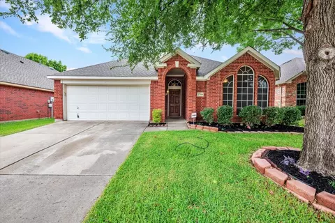 2704 Wales Dr, Mckinney, TX 75072