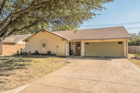 4108 Longleaf Ln, Fort Worth, TX 76137