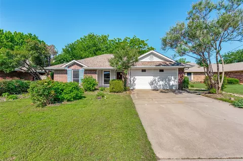 813 Royal Meadows St, Denton, TX 76209