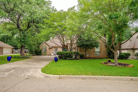 2024 Spinnaker Ln, Azle, TX 76020
