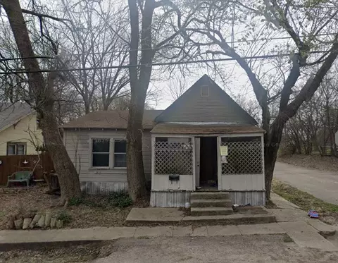 519 S 5th St, Bonham, TX 75418