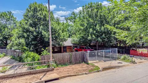 605 N Pecan St #A & B, Arlington, TX 76011